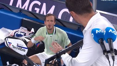 Daniil Medvedev Shouts at Chair Umpire During Australian Open 2022 Semifinals, Complains About Stefanos Tsitsipas' Father For Causing Disturbance During Match (Watch Video)
